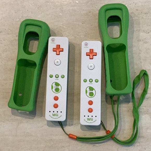 Yoshi Nintendo Wii Remotes Plus Motion Inside Controller Remote Lot Of 2 Green - Picture 4 of 11